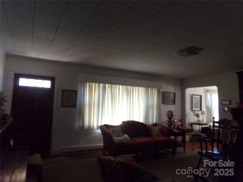 5514 Grafton Place, Charlotte, NC 28212.  MLS# CAR4211262, YatesRealty ID 392. Living room