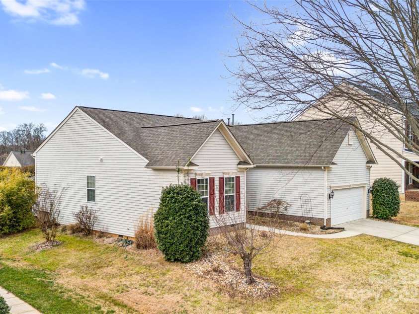 162 Pecan Hills Drive, Mooresville, NC 28115.  MLS# CAR4227829, YatesRealty ID 3920. 