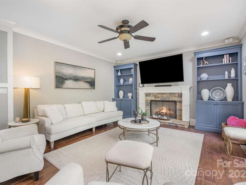 1713 Mt Isle Harbor Drive, Charlotte, NC 28214.  MLS# CAR4247836, YatesRealty ID 3920. 