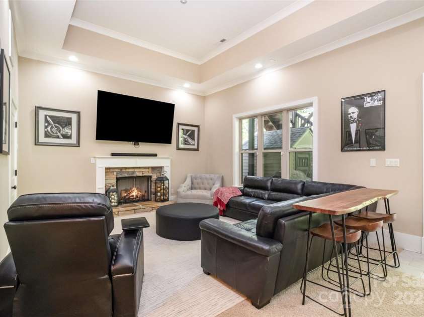 1713 Mt Isle Harbor Drive, Charlotte, NC 28214.  MLS# CAR4247836, YatesRealty ID 3920. 