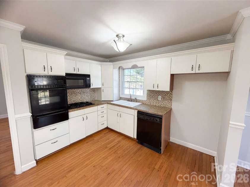 1512 Buckingham Avenue, Gastonia, NC 28054.  MLS# CAR4357288, YatesRealty ID 39201. 