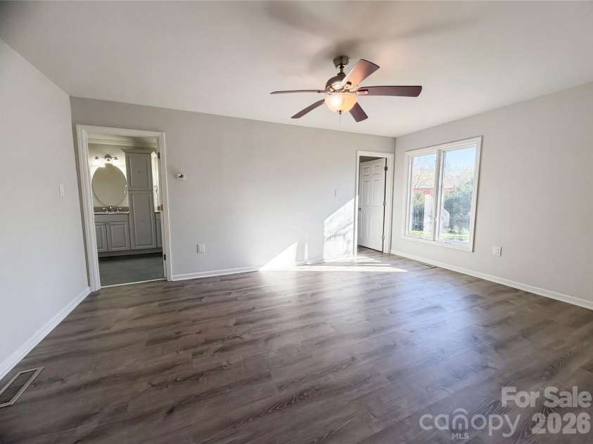 1512 Buckingham Avenue, Gastonia, NC 28054.  MLS# CAR4357288, YatesRealty ID 39201. 