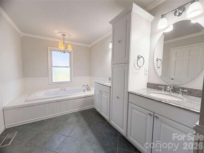 1512 Buckingham Avenue, Gastonia, NC 28054.  MLS# CAR4357288, YatesRealty ID 39201. 
