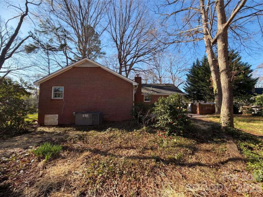 1512 Buckingham Avenue, Gastonia, NC 28054.  MLS# CAR4357288, YatesRealty ID 39201. 