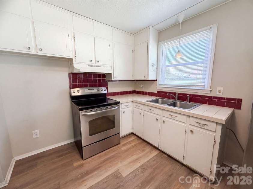 4402 Ginger Drive, Gastonia, NC 28056.  MLS# CAR4361423, YatesRealty ID 39202. 