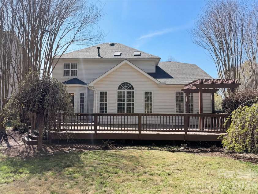 20224 Northport Drive, Cornelius, NC 28031.  MLS# CAR4362173, YatesRealty ID 39203. 