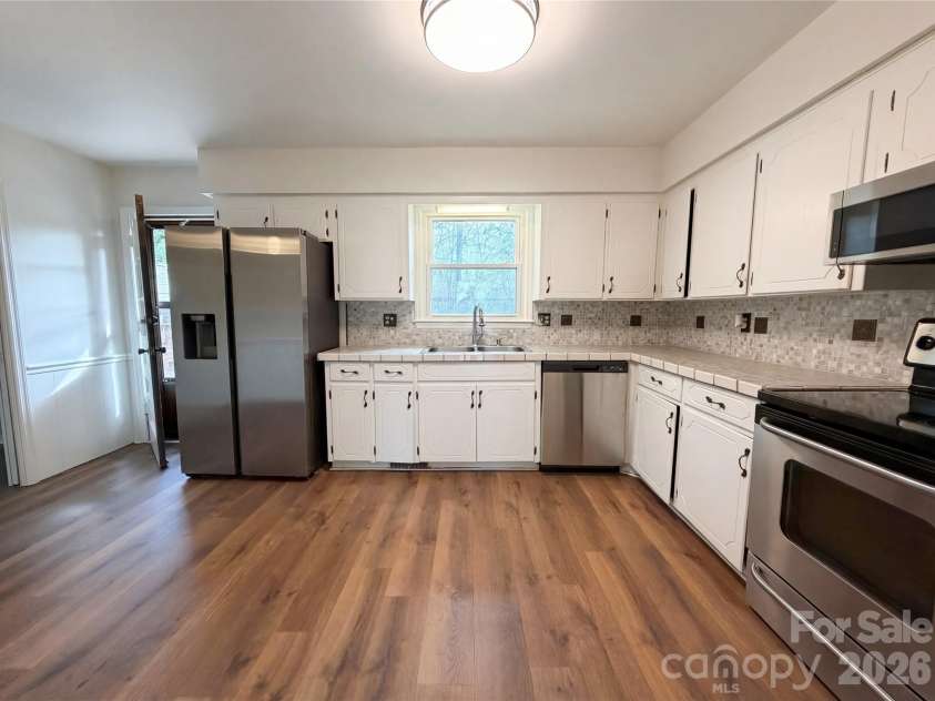 121 Pelham Lane, Fort Mill, SC 29715.  MLS# CAR4362360, YatesRealty ID 39204. 