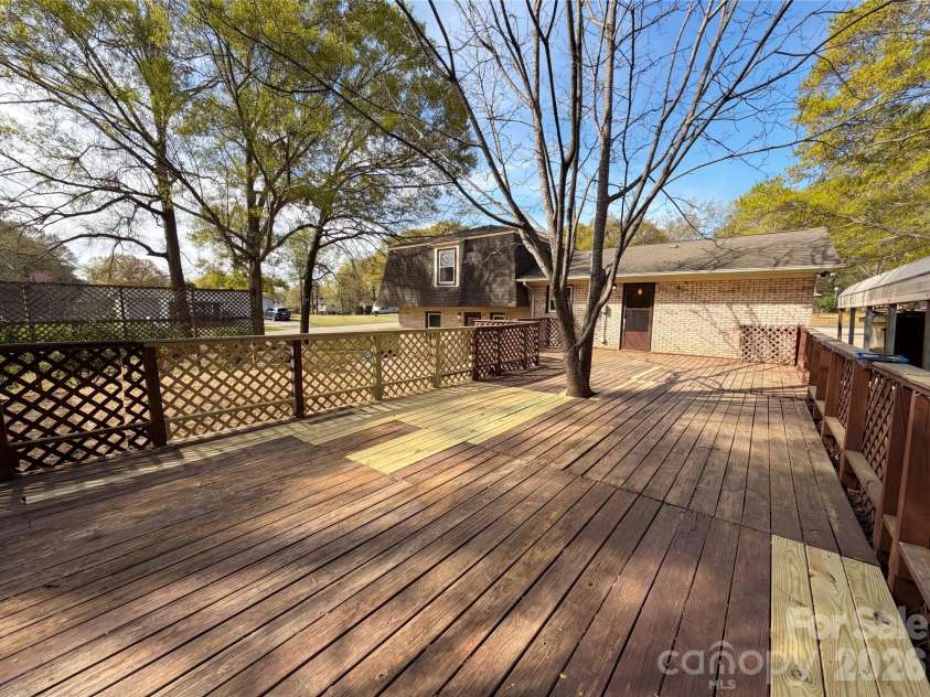 121 Pelham Lane, Fort Mill, SC 29715.  MLS# CAR4362360, YatesRealty ID 39204. 