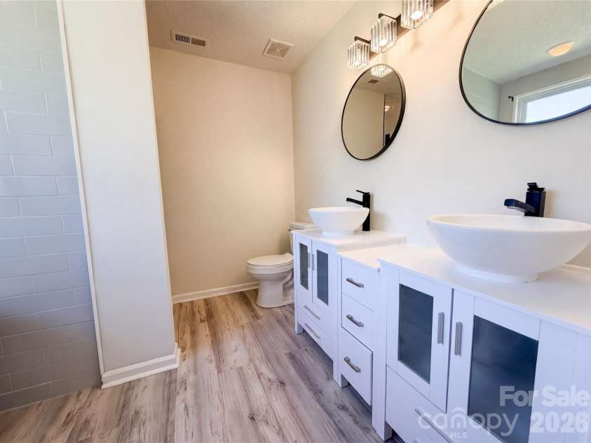 6032 Briggs Drive, Charlotte, NC 28269.  MLS# CAR4368915, YatesRealty ID 39208. 