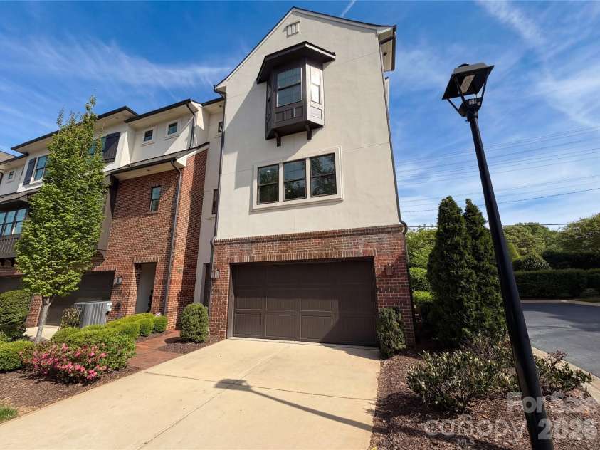 4018 City Homes Place, Charlotte, NC 28209.  MLS# CAR4368994, YatesRealty ID 39209. 