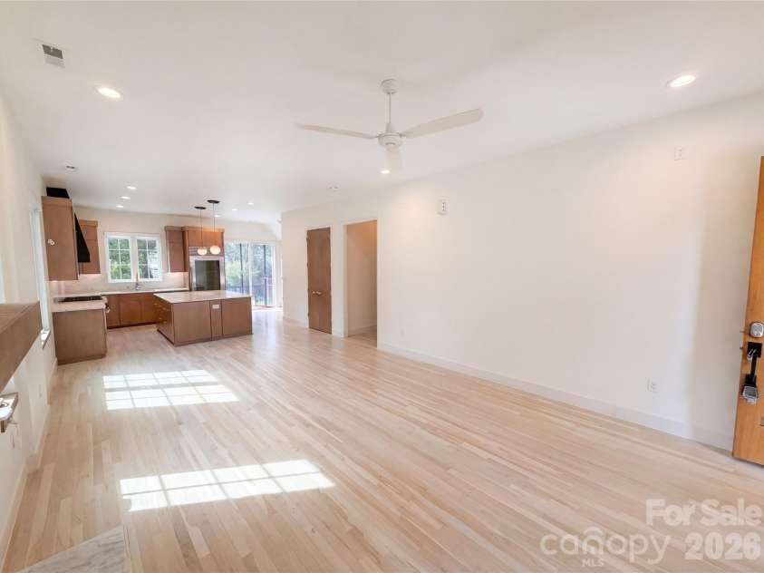 1609 Richland Drive, Charlotte, NC 28205.  MLS# CAR4369627, YatesRealty ID 39210. 