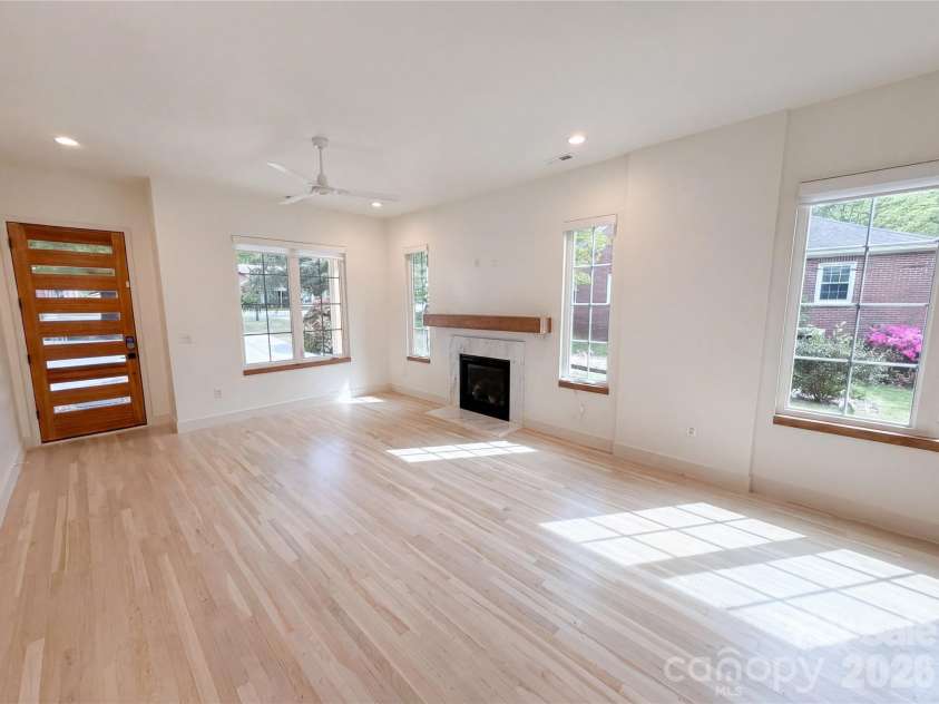 1609 Richland Drive, Charlotte, NC 28205.  MLS# CAR4369627, YatesRealty ID 39210. 