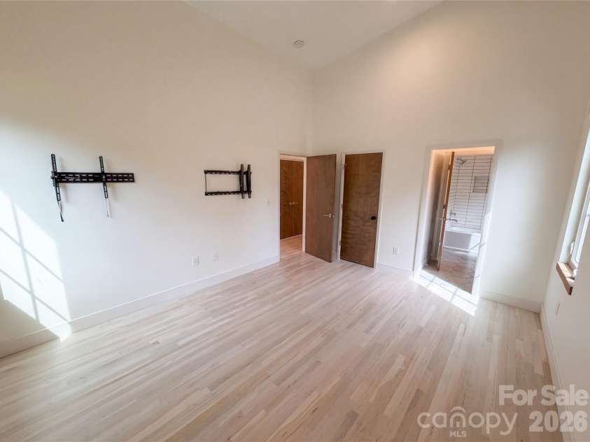 1609 Richland Drive, Charlotte, NC 28205.  MLS# CAR4369627, YatesRealty ID 39210. 