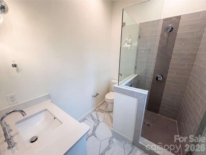 1609 Richland Drive, Charlotte, NC 28205.  MLS# CAR4369627, YatesRealty ID 39210. 