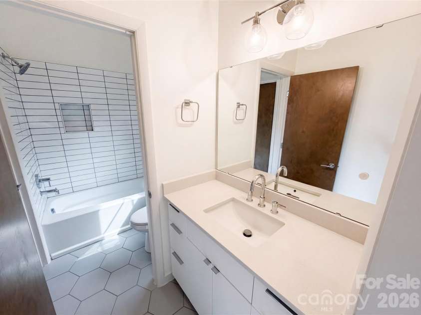 1609 Richland Drive, Charlotte, NC 28205.  MLS# CAR4369627, YatesRealty ID 39210. 