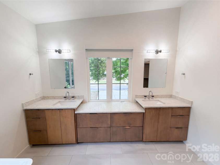 1609 Richland Drive, Charlotte, NC 28205.  MLS# CAR4369627, YatesRealty ID 39210. 
