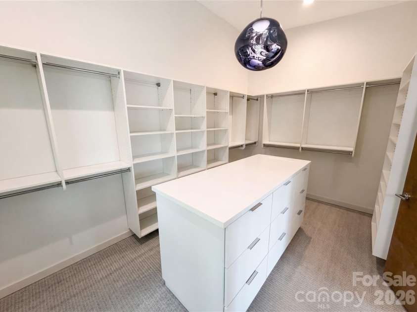 1609 Richland Drive, Charlotte, NC 28205.  MLS# CAR4369627, YatesRealty ID 39210. 