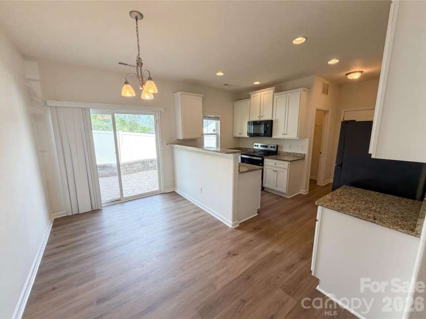 8321 Candlenut Lane, Charlotte, NC 28215.  MLS# CAR4367715, YatesRealty ID 39211. 