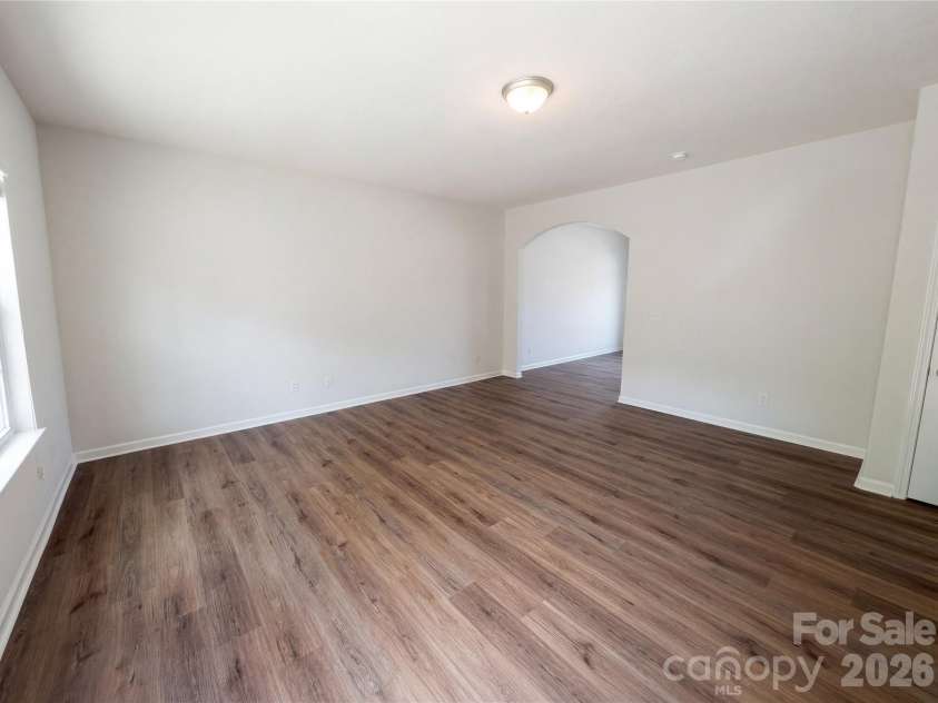 8321 Candlenut Lane, Charlotte, NC 28215.  MLS# CAR4367715, YatesRealty ID 39211. 