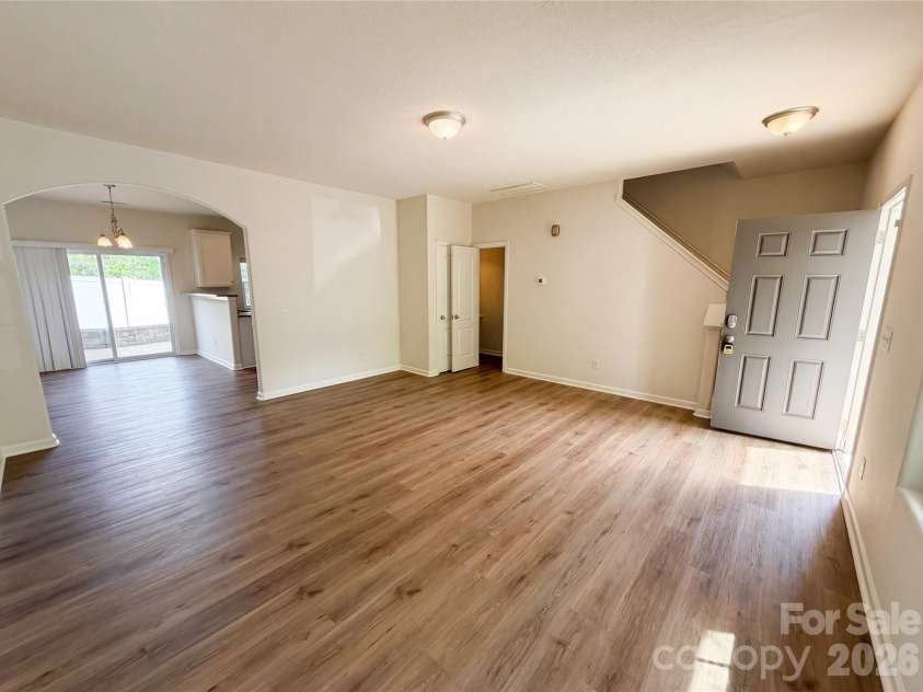 8321 Candlenut Lane, Charlotte, NC 28215.  MLS# CAR4367715, YatesRealty ID 39211. 