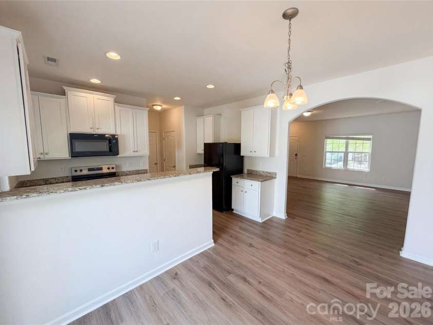 8321 Candlenut Lane, Charlotte, NC 28215.  MLS# CAR4367715, YatesRealty ID 39211. 
