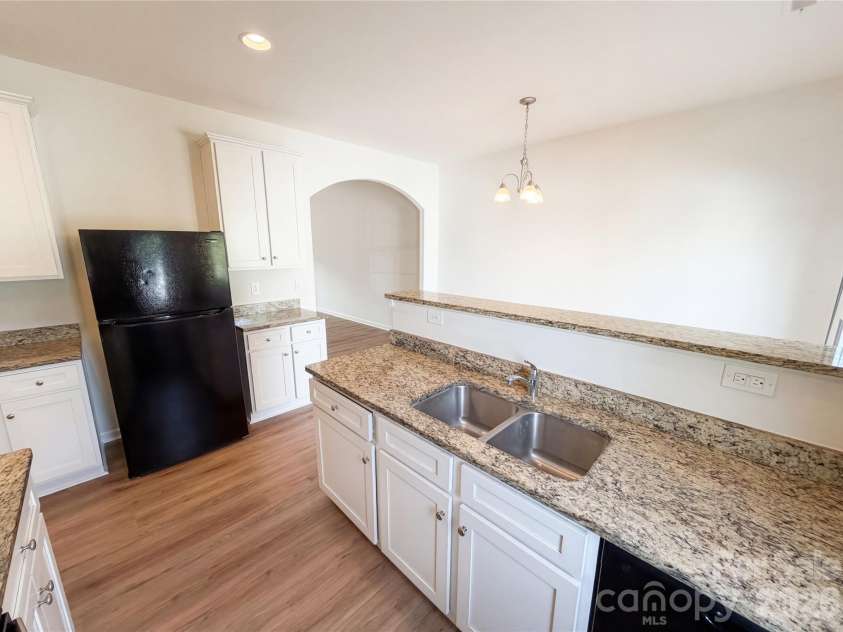 8321 Candlenut Lane, Charlotte, NC 28215.  MLS# CAR4367715, YatesRealty ID 39211. 