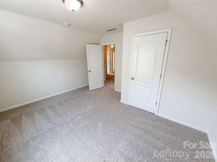8321 Candlenut Lane, Charlotte, NC 28215.  MLS# CAR4367715, YatesRealty ID 39211. 