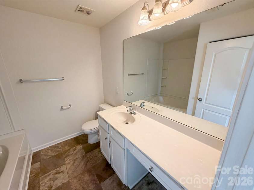 8321 Candlenut Lane, Charlotte, NC 28215.  MLS# CAR4367715, YatesRealty ID 39211. 