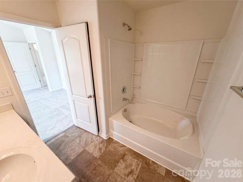 8321 Candlenut Lane, Charlotte, NC 28215.  MLS# CAR4367715, YatesRealty ID 39211. 