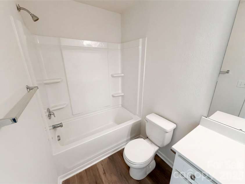 8321 Candlenut Lane, Charlotte, NC 28215.  MLS# CAR4367715, YatesRealty ID 39211. 