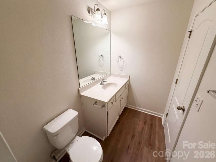 8321 Candlenut Lane, Charlotte, NC 28215.  MLS# CAR4367715, YatesRealty ID 39211. 