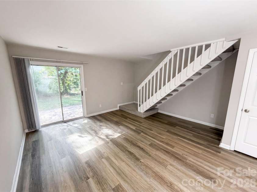 4037 Briarhill Drive, Charlotte, NC 28215.  MLS# CAR4373199, YatesRealty ID 39212. 