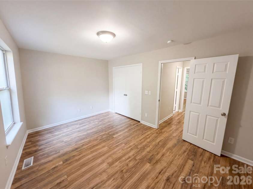 4037 Briarhill Drive, Charlotte, NC 28215.  MLS# CAR4373199, YatesRealty ID 39212. 