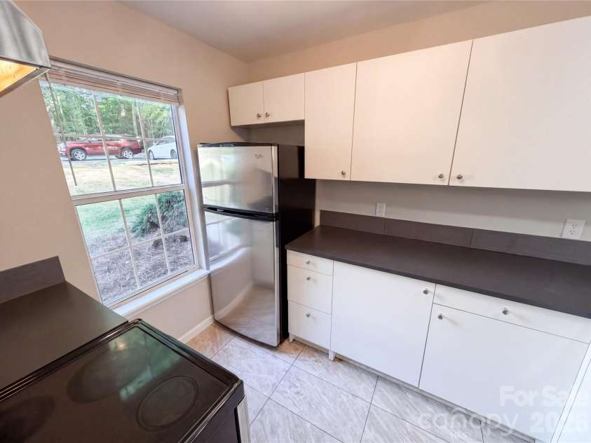 4037 Briarhill Drive, Charlotte, NC 28215.  MLS# CAR4373199, YatesRealty ID 39212. 