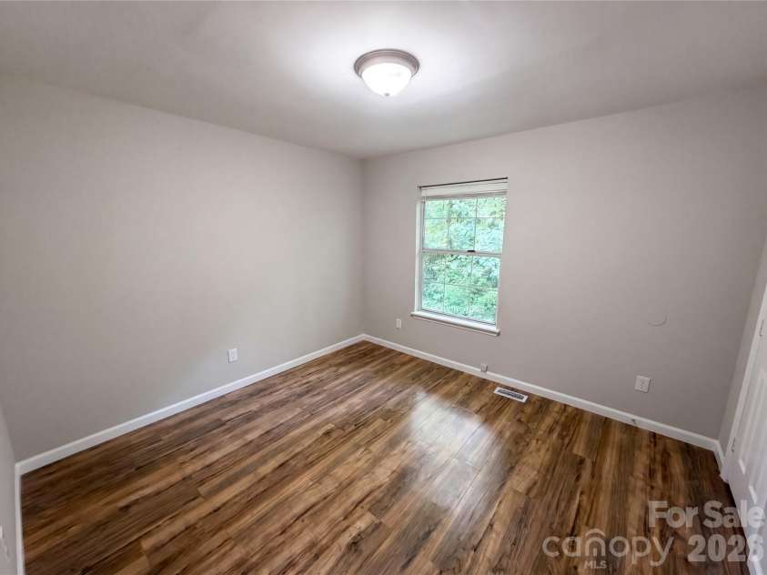 4037 Briarhill Drive, Charlotte, NC 28215.  MLS# CAR4373199, YatesRealty ID 39212. 