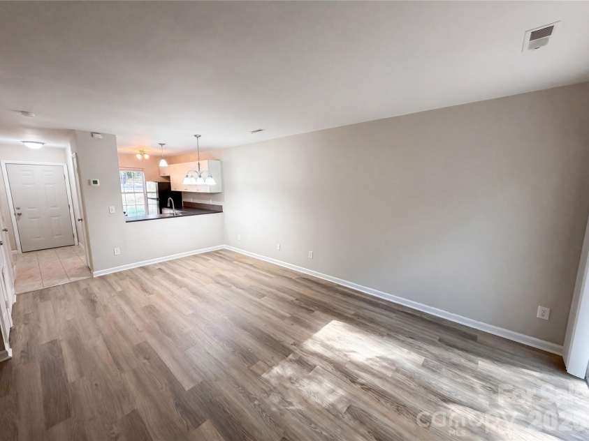 4037 Briarhill Drive, Charlotte, NC 28215.  MLS# CAR4373199, YatesRealty ID 39212. 