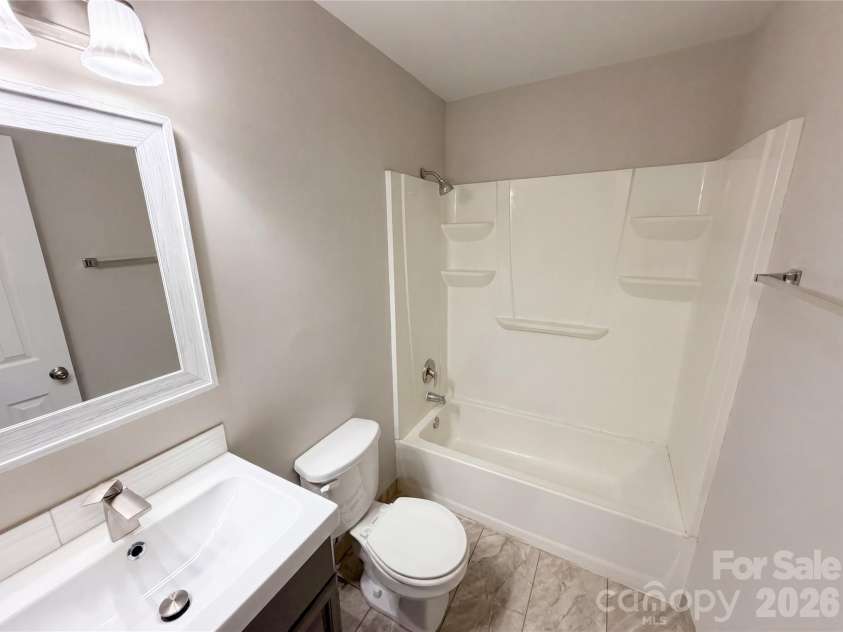 4037 Briarhill Drive, Charlotte, NC 28215.  MLS# CAR4373199, YatesRealty ID 39212. 