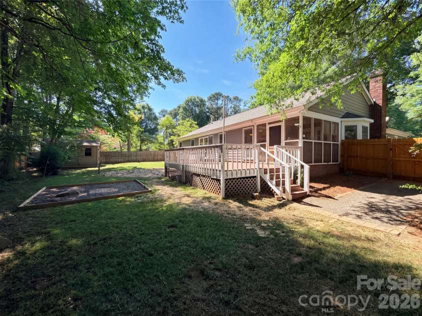13622 Tynecastle Lane, Matthews, NC 28105.  MLS# CAR4378462, YatesRealty ID 39213. 