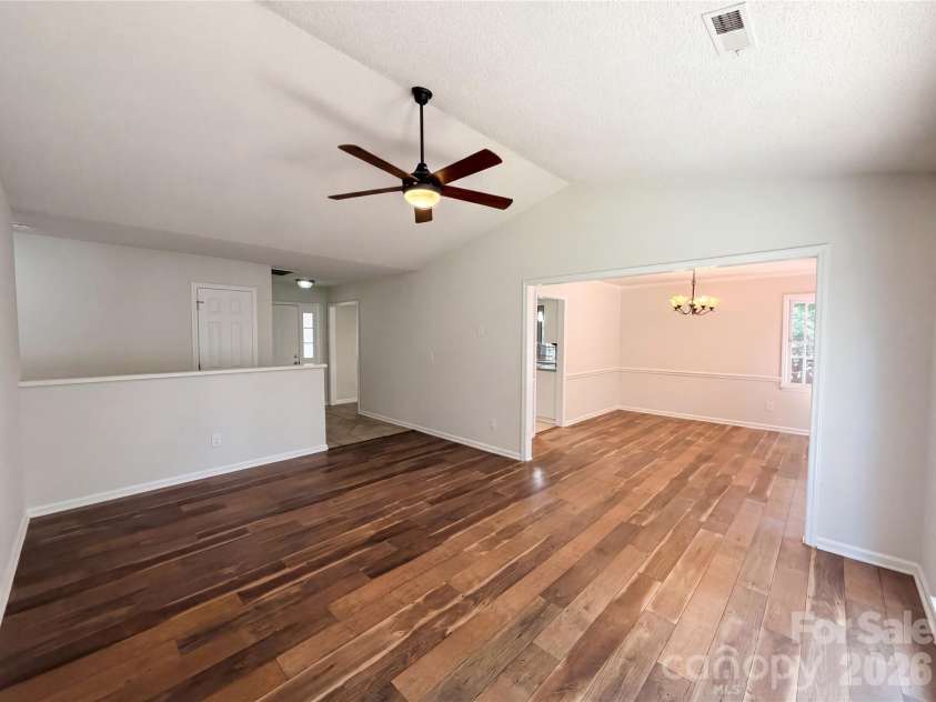 13622 Tynecastle Lane, Matthews, NC 28105.  MLS# CAR4378462, YatesRealty ID 39213. 