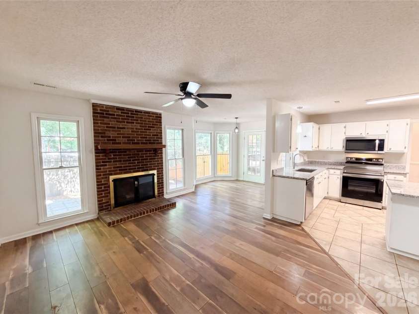 13622 Tynecastle Lane, Matthews, NC 28105.  MLS# CAR4378462, YatesRealty ID 39213. 