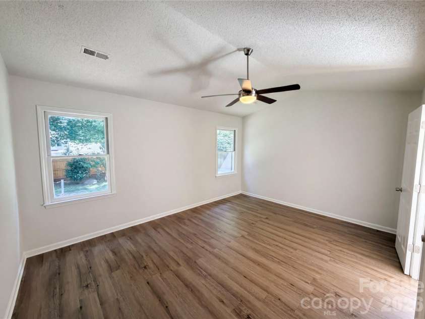 13622 Tynecastle Lane, Matthews, NC 28105.  MLS# CAR4378462, YatesRealty ID 39213. 