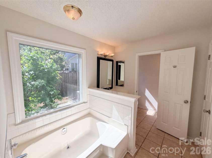 13622 Tynecastle Lane, Matthews, NC 28105.  MLS# CAR4378462, YatesRealty ID 39213. 