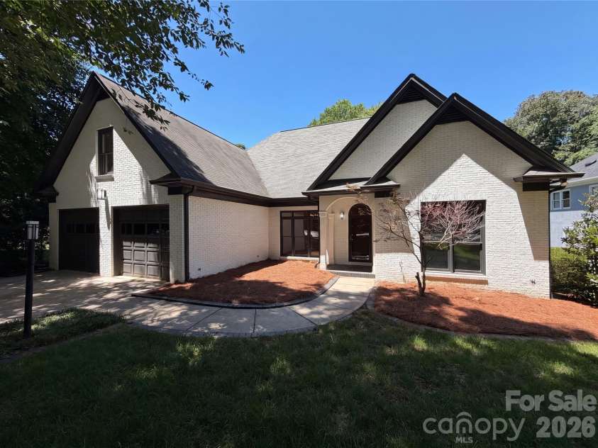 5309 Lancelot Drive, Charlotte, NC 28270.  MLS# CAR4390169, YatesRealty ID 39214. 