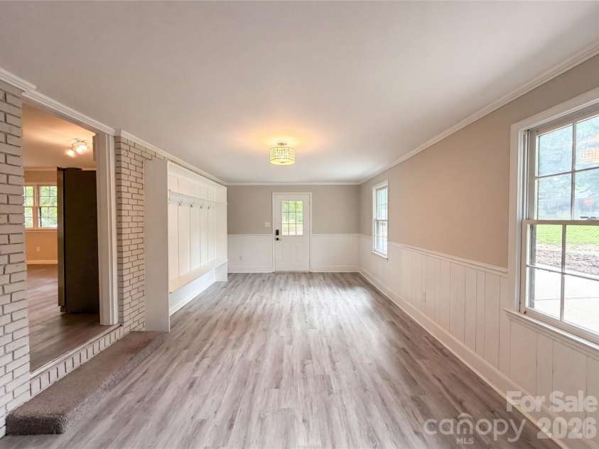 141 Greenbriar Drive, Matthews, NC 28104.  MLS# CAR4390247, YatesRealty ID 39215. 