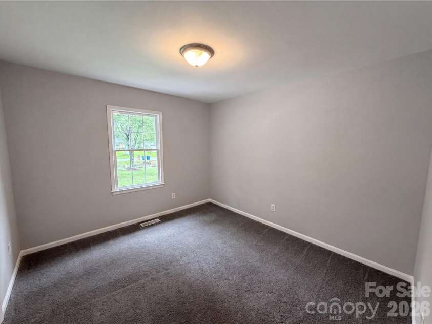 141 Greenbriar Drive, Matthews, NC 28104.  MLS# CAR4390247, YatesRealty ID 39215. 