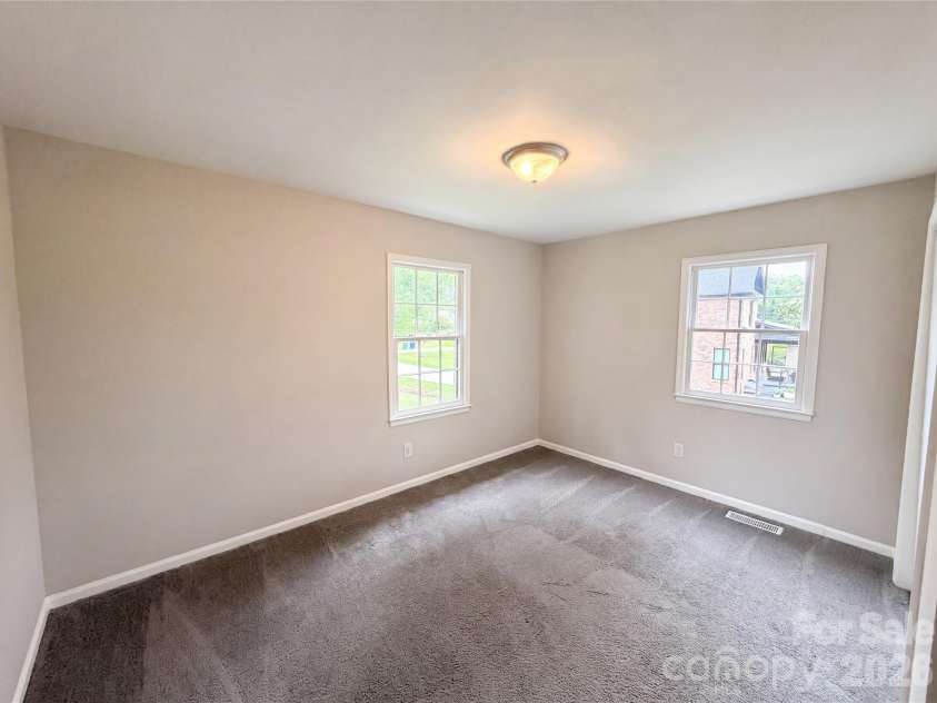 141 Greenbriar Drive, Matthews, NC 28104.  MLS# CAR4390247, YatesRealty ID 39215. 