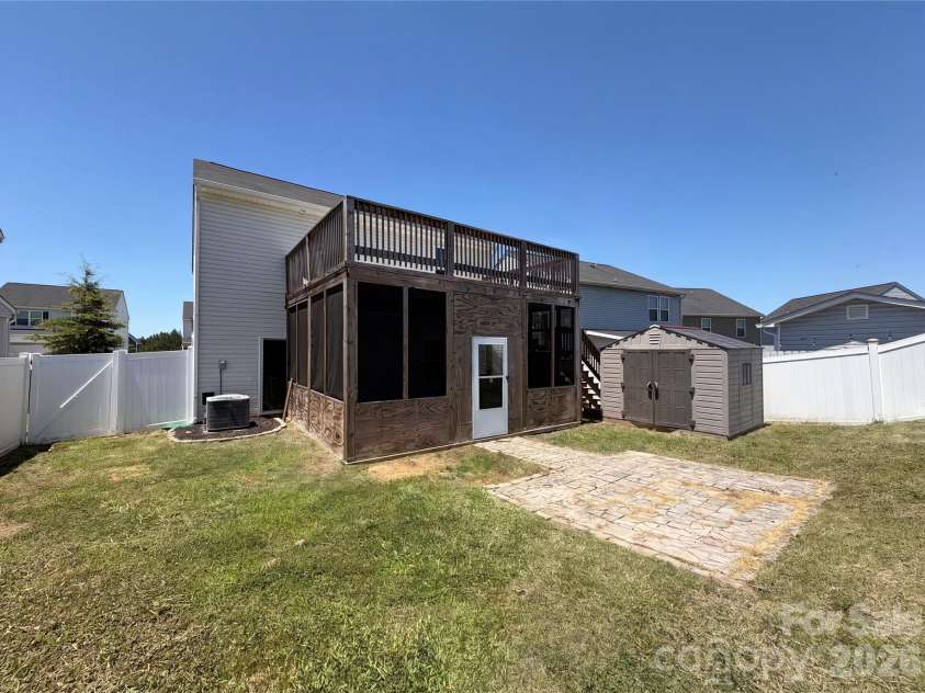 4034 Rosfield Drive, Charlotte, NC 28214.  MLS# CAR4390832, YatesRealty ID 39216. 
