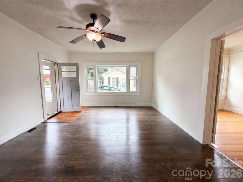 435 16th Street, Cramerton, NC 28032.  MLS# CAR4392054, YatesRealty ID 39217. 
