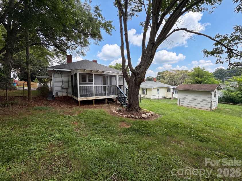 435 16th Street, Cramerton, NC 28032.  MLS# CAR4392054, YatesRealty ID 39217. 