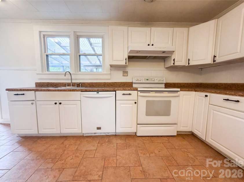 435 16th Street, Cramerton, NC 28032.  MLS# CAR4392054, YatesRealty ID 39217. Staged Photo